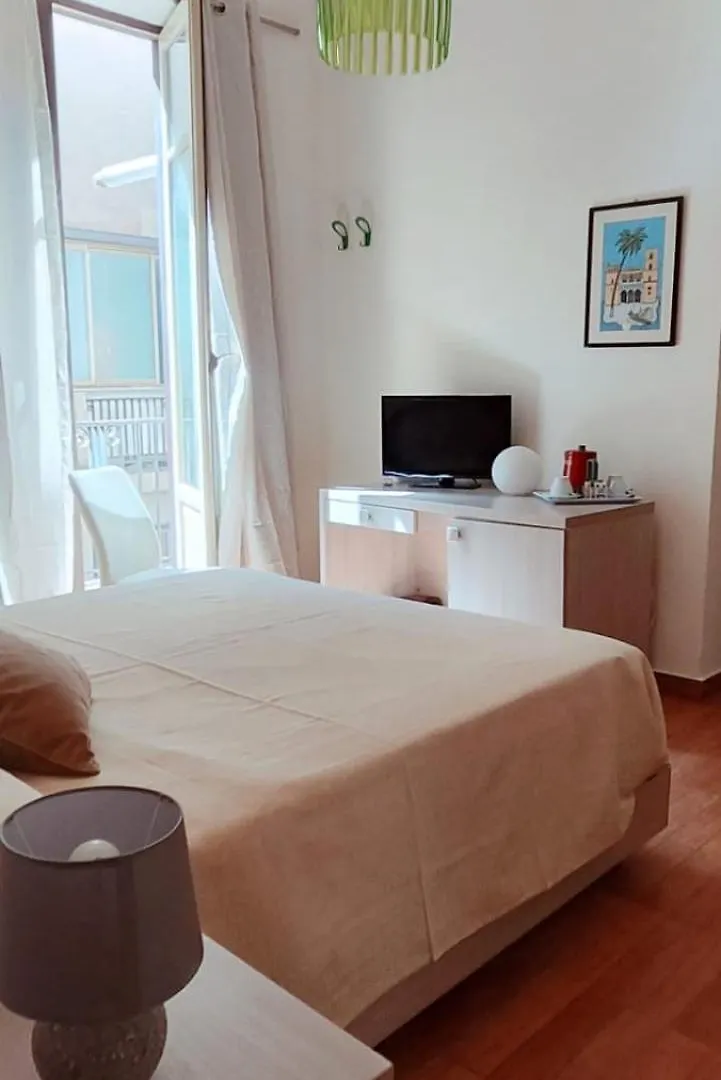 פלרמו Il Quadrifoglio Room& Suite 3*,